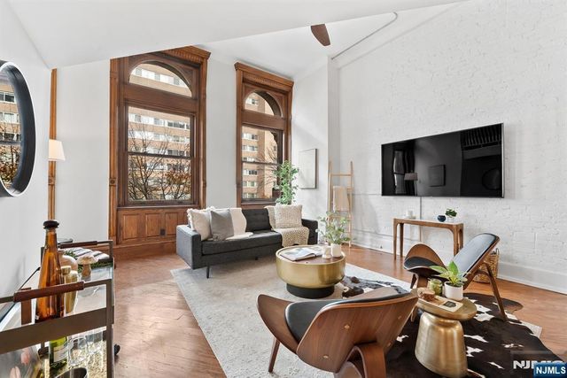 83 Montgomery Street 201, Jersey City, NJ 07302