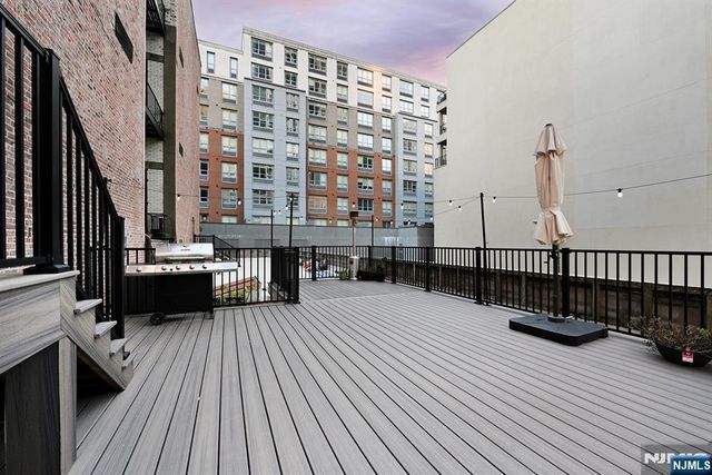 83 Montgomery Street 201, Jersey City, NJ 07302