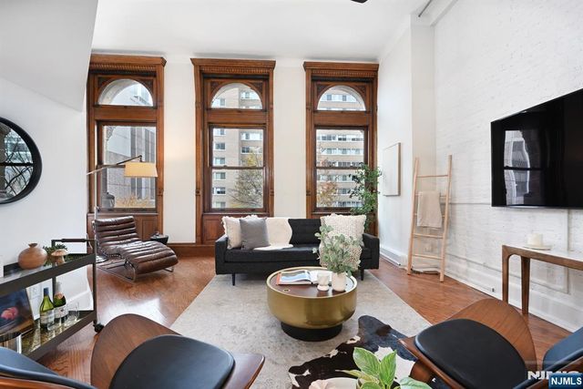 83 Montgomery Street 201, Jersey City, NJ 07302