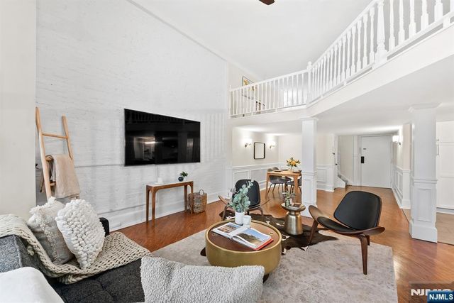 83 Montgomery Street 201, Jersey City, NJ 07302