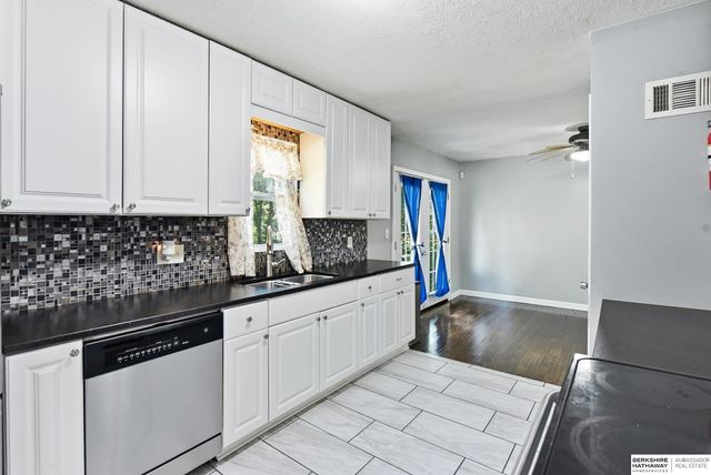 4824 Pratt Street, Omaha, NE 68104