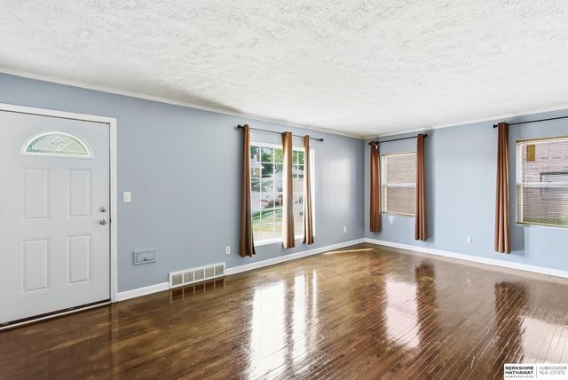 4824 Pratt Street, Omaha, NE 68104