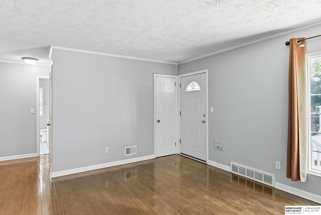 4824 Pratt Street, Omaha, NE 68104