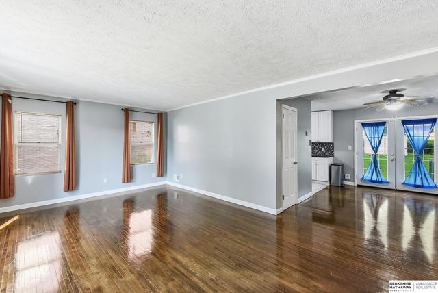4824 Pratt Street, Omaha, NE 68104