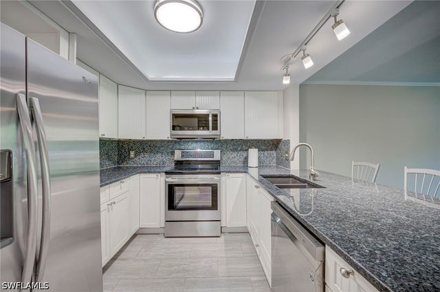 3300 Binnacle DR 205, Naples, FL 34103