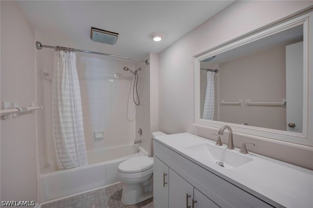 3300 Binnacle DR 205, Naples, FL 34103