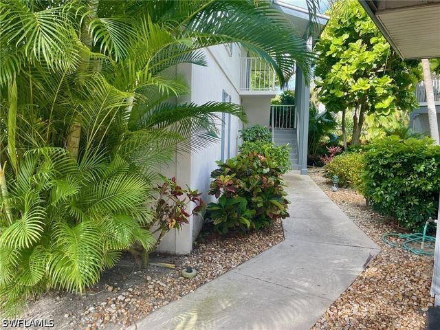 3300 Binnacle DR 205, Naples, FL 34103