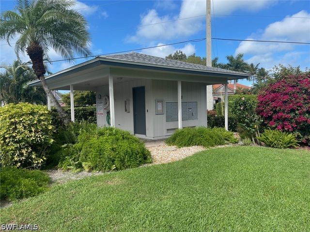 3300 Binnacle DR 205, Naples, FL 34103