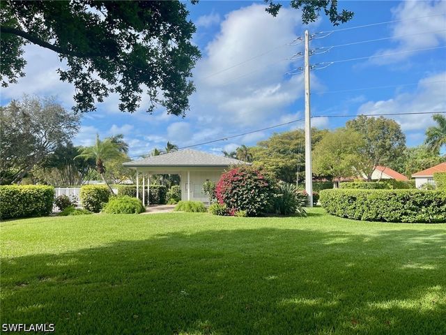 3300 Binnacle DR 205, Naples, FL 34103