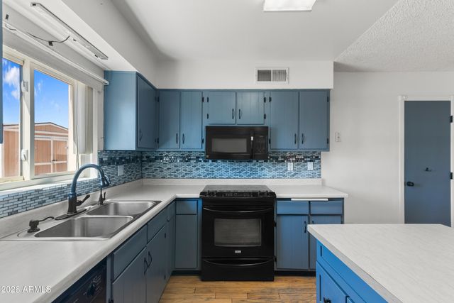 4523 W ALTADENA Avenue, Glendale, AZ 85304