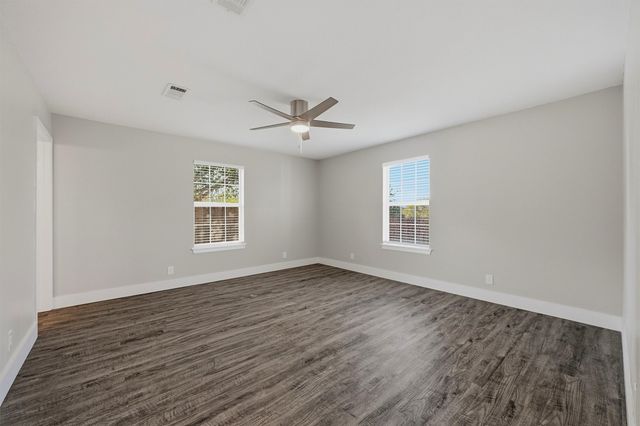 566 Mccraw Lane, Denison, TX 75021