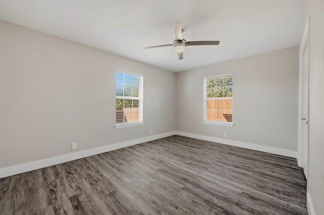 566 Mccraw Lane, Denison, TX 75021