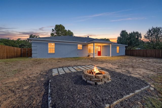566 Mccraw Lane, Denison, TX 75021