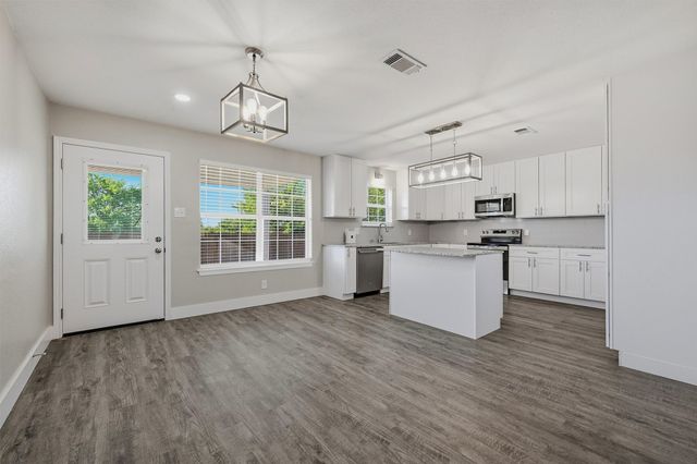 566 Mccraw Lane, Denison, TX 75021