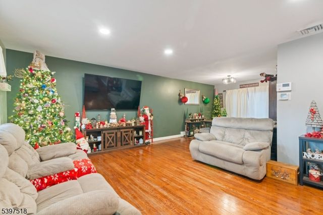 1264 Ringwood Ave, Pompton Lakes Boro, NJ 07442