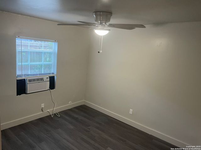 148 GIFFORD ST, San Antonio, TX 78211