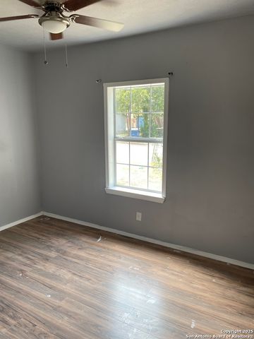 148 GIFFORD ST, San Antonio, TX 78211