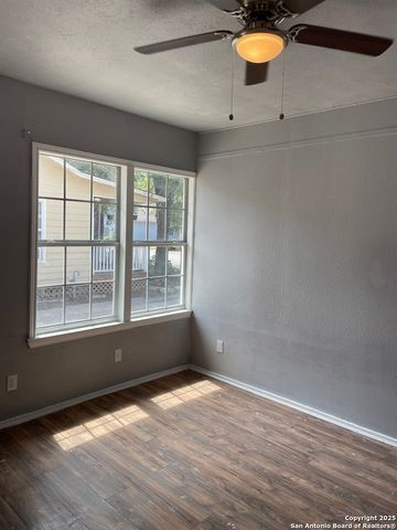 148 GIFFORD ST, San Antonio, TX 78211