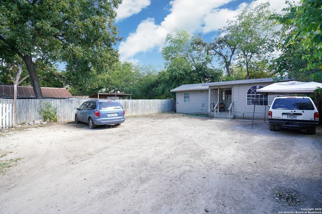 148 GIFFORD ST, San Antonio, TX 78211