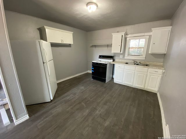 148 GIFFORD ST, San Antonio, TX 78211
