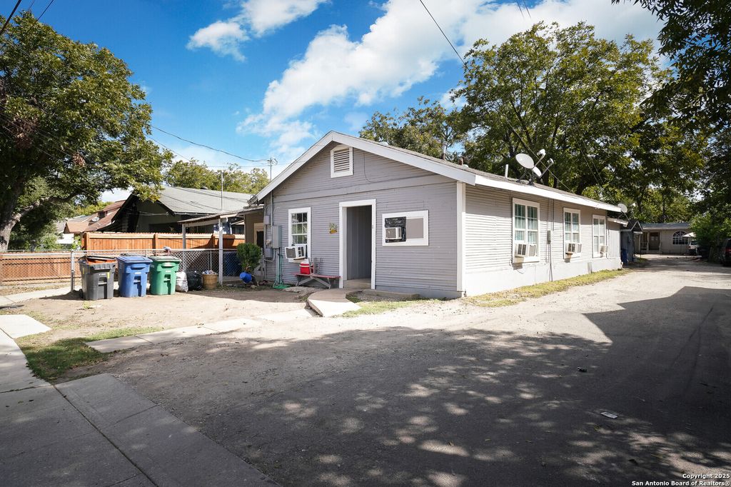 148 GIFFORD ST, San Antonio, TX 78211
