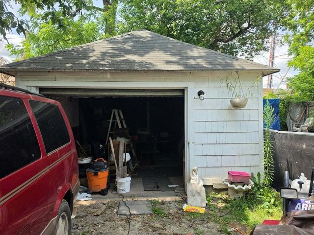 3420 Burchfield Drive, Lansing, MI 48910