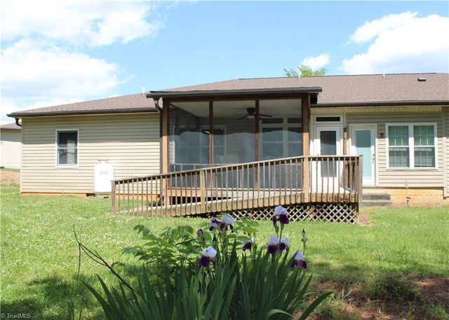 1112 Eaton Place Court, Yadkinville, NC 27055