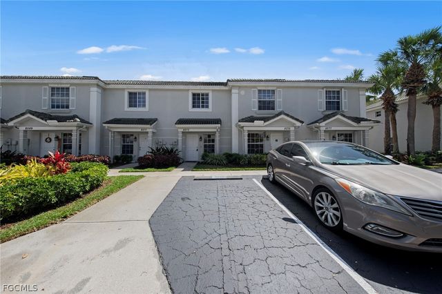 8273 Pacific Beach DR, Fort Myers, FL 33966