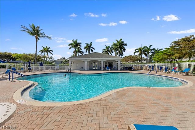 8273 Pacific Beach DR, Fort Myers, FL 33966