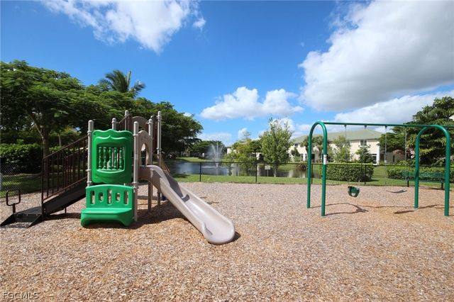 8273 Pacific Beach DR, Fort Myers, FL 33966