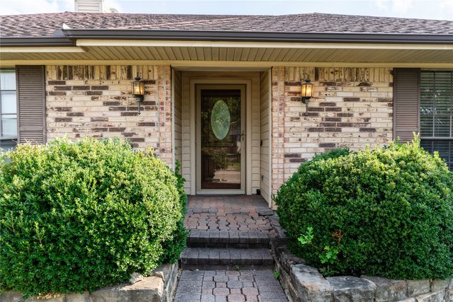 1710 Mayflower Drive, Carrollton, TX 75007