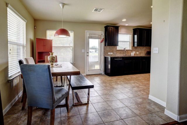 410 S Hunting Lodge LN, Bastrop, TX 78602