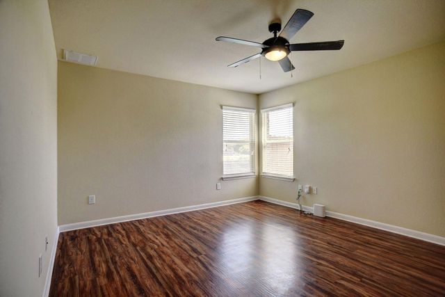 410 S Hunting Lodge LN, Bastrop, TX 78602