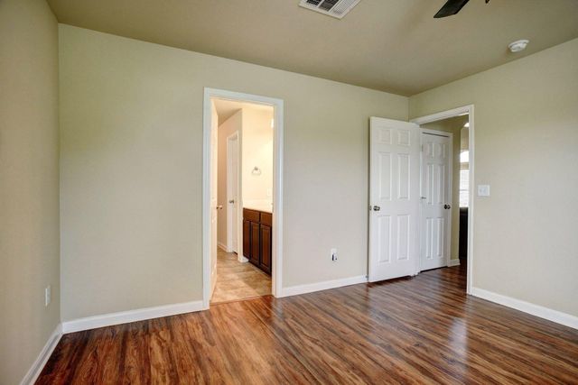 410 S Hunting Lodge LN, Bastrop, TX 78602