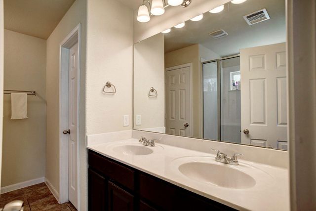 410 S Hunting Lodge LN, Bastrop, TX 78602