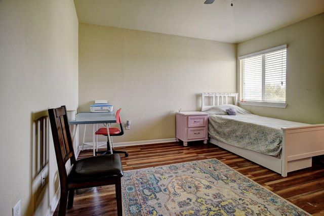 410 S Hunting Lodge LN, Bastrop, TX 78602