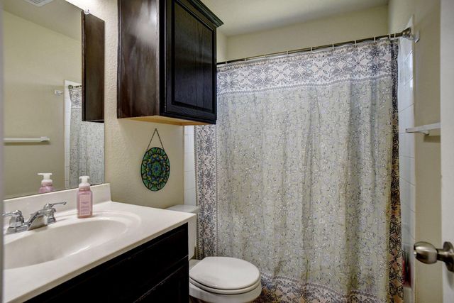 410 S Hunting Lodge LN, Bastrop, TX 78602