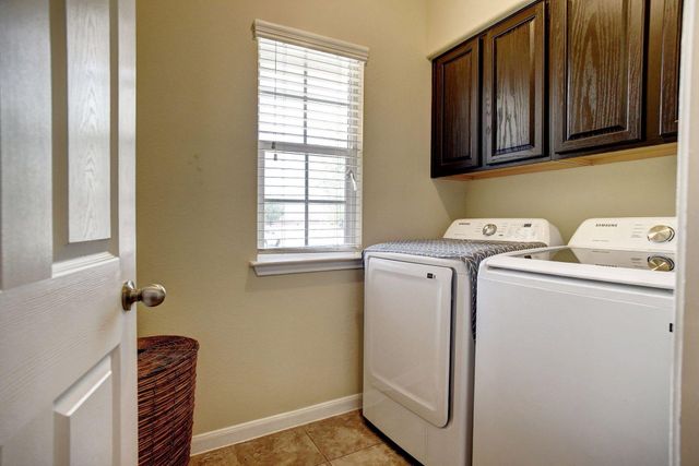 410 S Hunting Lodge LN, Bastrop, TX 78602