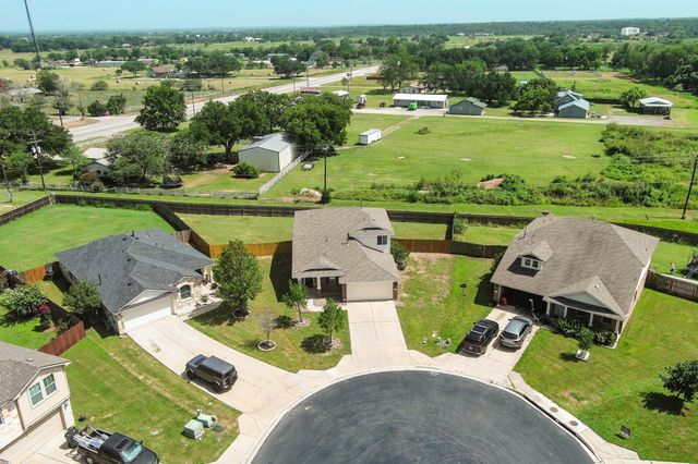 410 S Hunting Lodge LN, Bastrop, TX 78602