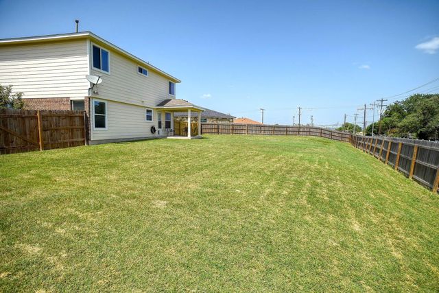 410 S Hunting Lodge LN, Bastrop, TX 78602