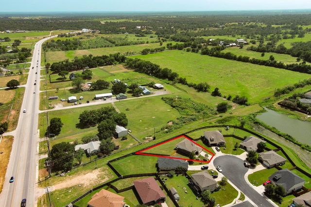410 S Hunting Lodge LN, Bastrop, TX 78602