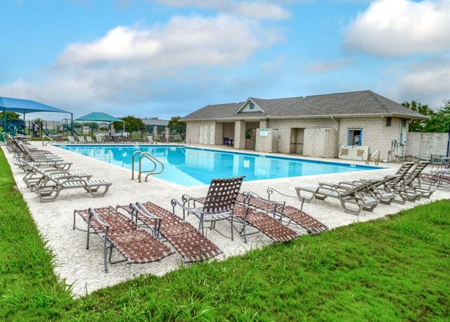 410 S Hunting Lodge LN, Bastrop, TX 78602