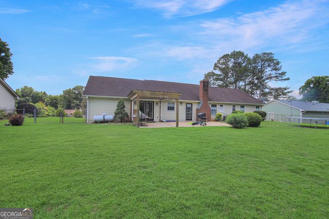 108 Meadownland Trail, Lagrange, GA 30240