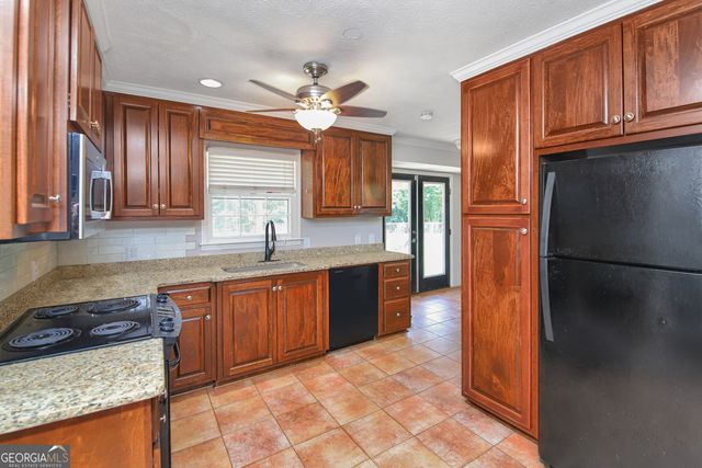 108 Meadownland Trail, Lagrange, GA 30240