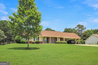 108 Meadownland Trail, Lagrange, GA 30240
