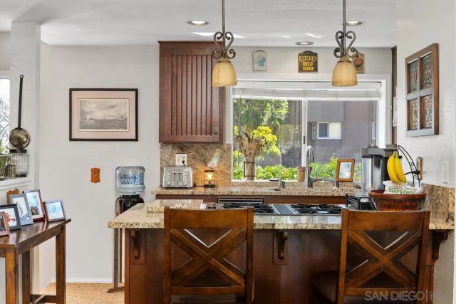 2520 Navarra Dr C, Carlsbad, CA 92009