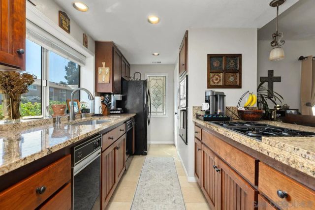 2520 Navarra Dr C, Carlsbad, CA 92009