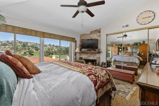 2520 Navarra Dr C, Carlsbad, CA 92009