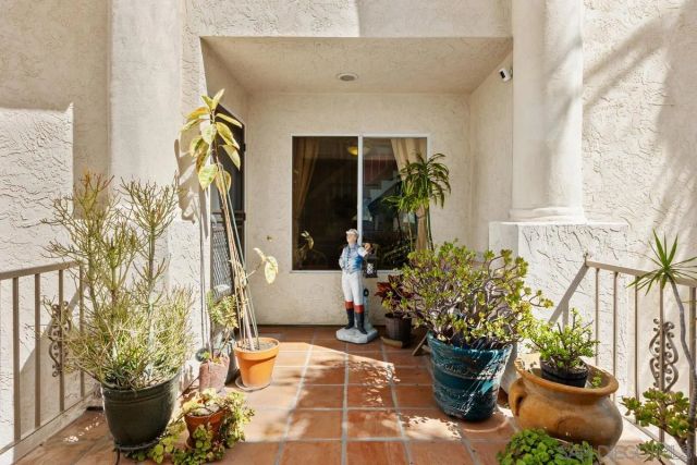 2520 Navarra Dr C, Carlsbad, CA 92009