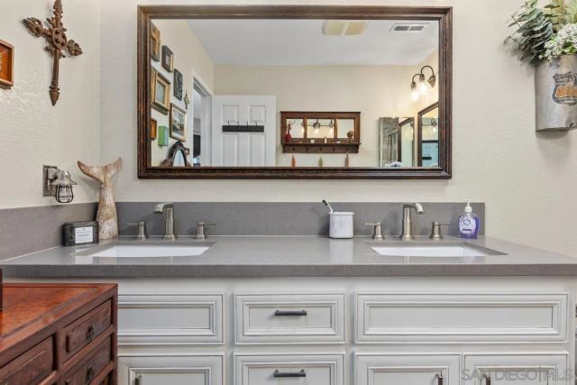 2520 Navarra Dr C, Carlsbad, CA 92009